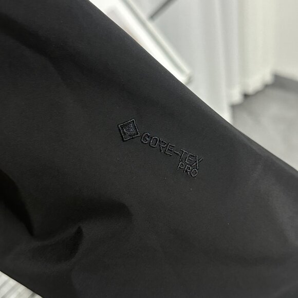 Arc'teryx jacket/windbreaker, black - Picture 5 of 9